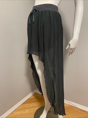 Flowy micro pleated skirt